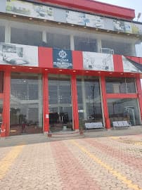 R Bazaar Premium Outlet